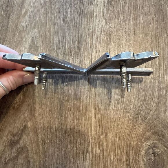 Chevrolet 396 Turbo-Jet Fender Emblem Vintage - Picture 7 of 10